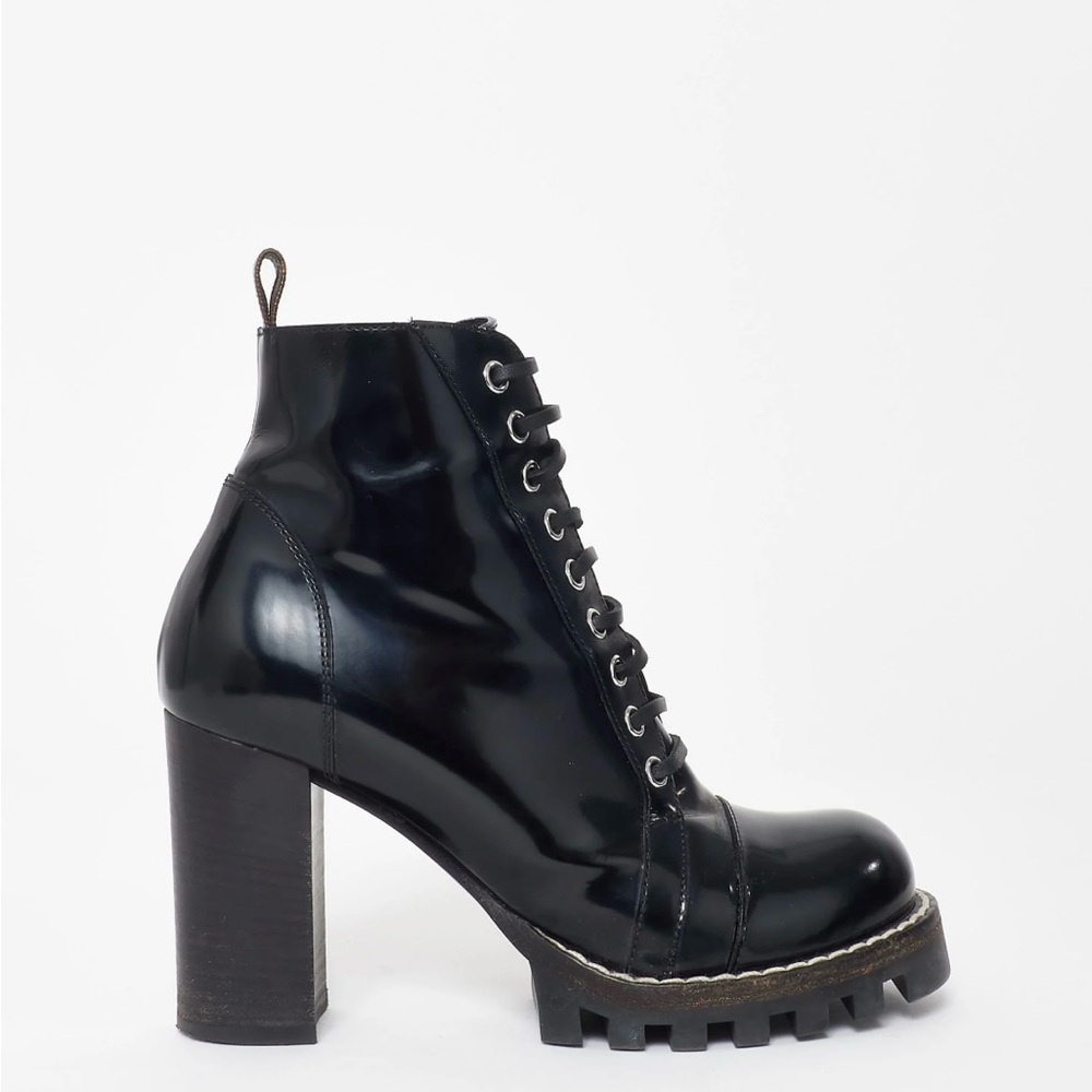 LOUIS VUITTON
Black Calfskin Star Trail Heeled Ankle Boot - 38.5